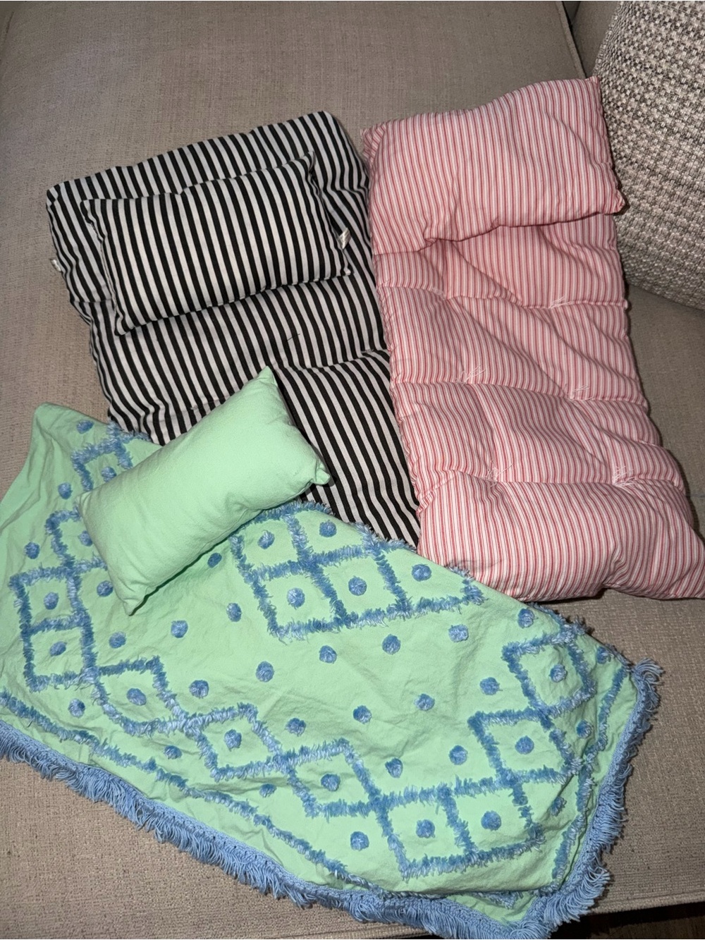 American girl doll  pleasant company  Floor Nap Mat Set in Black, Pink & Mint